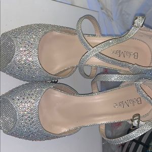 women size 7 bella marie silver heels